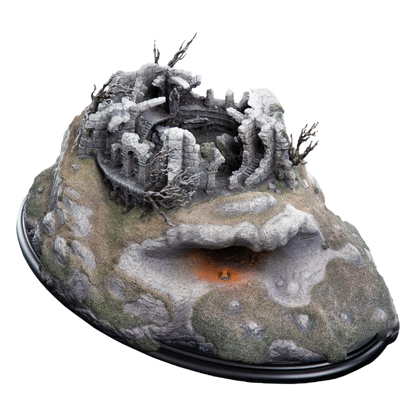 Lord of the Rings — Weathertop Environment Statue (Limited Edition of 1,000) — Pre-Order