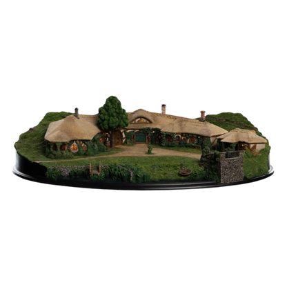 Lord of the Rings — The Green Dragon Inn Environment Statue (Weta Workshop, Limited Edition of 600)
