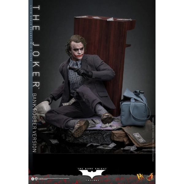 DC Comics — The Joker (Bank Robber Version) 1/6 Figure (Hot Toys, The Dark Knight) — Pre-Order
