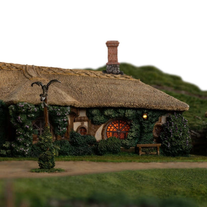 Lord of the Rings — The Green Dragon Inn Environment Statue (Weta Workshop, Limited Edition of 600)