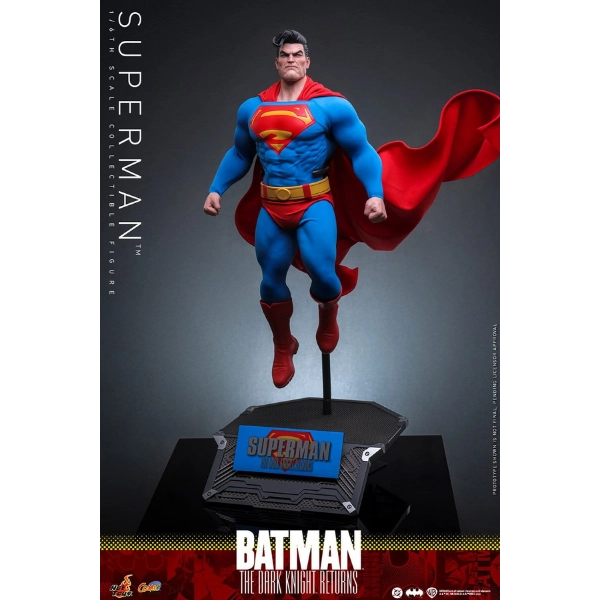 DC Comics — Superman 1/6 Figure (Hot Toys, Batman: The Dark Knight Returns, 40th Anniversary) — Pre-Order