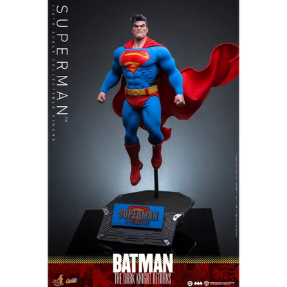 DC Comics — Superman 1/6 Figure (Hot Toys, Batman: The Dark Knight Returns, 40th Anniversary) — Pre-Order