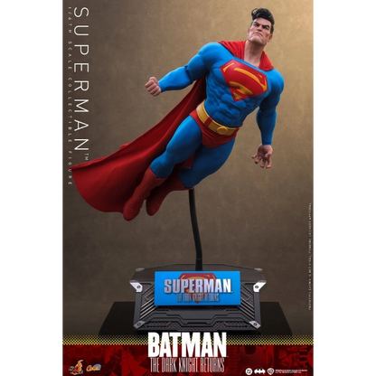 DC Comics — Superman 1/6 Figure (Hot Toys, Batman: The Dark Knight Returns, 40th Anniversary) — Pre-Order