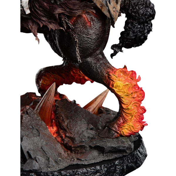 Warhammer: Age of Sigmar — Archaon the Everchosen 1/10 Scale Statue (Weta Workshop, Limited Edition of 650) — Pre-Order